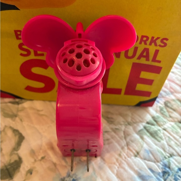 Bath And Body Work Wallplug In Butterfly Vintage Pink BBW - Picture 2 of 2